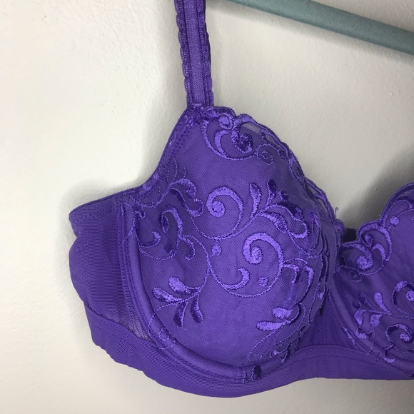 💎 Victoria’s Secret purple lace bra - Picture 2 of 5
